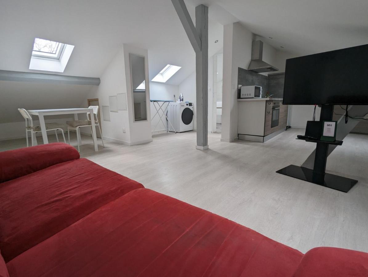 Le Thannois - Appartement 2 Chambres, Salon, Cuisine Equipee, Parking Et Wifi Gratuit Mulhouse Bagian luar foto