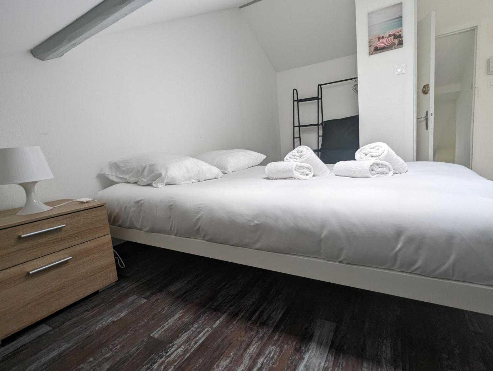 Le Thannois - Appartement 2 Chambres, Salon, Cuisine Equipee, Parking Et Wifi Gratuit Mulhouse Bagian luar foto